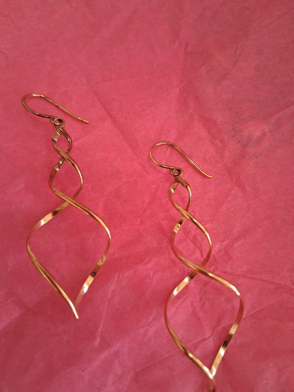 14 K Vintage Gold Twisted Drop Earrings - Elegant Women's Jewelry - Picture 3 of 10
